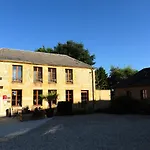 Logis Le Val De Vence 호텔 *