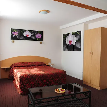 Hotel Logis Le Val De Vence