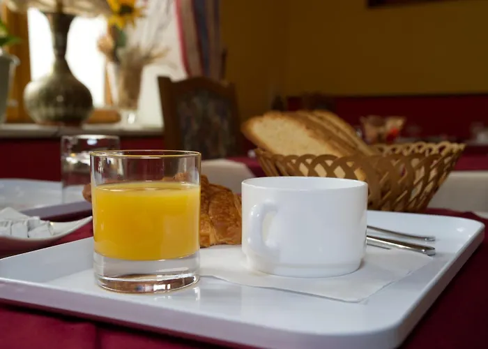 Logis Le Val De Vence Launois-sur-Vence