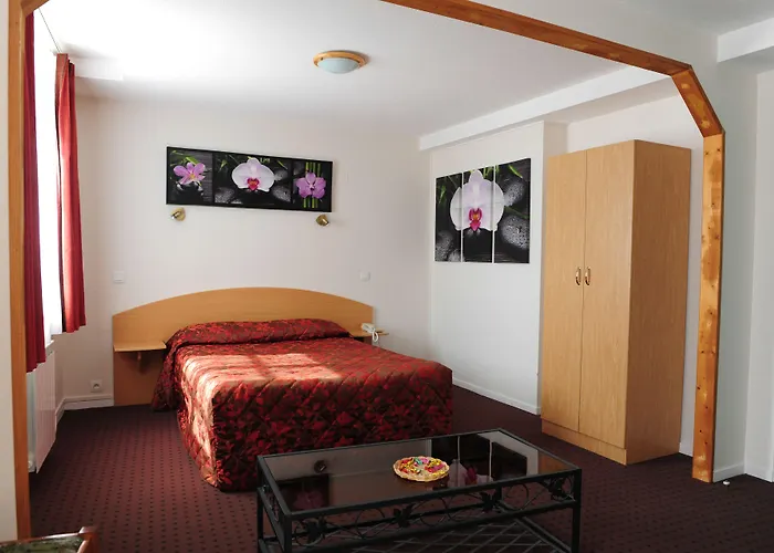 Hotel Logis Le Val De Vence